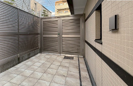 ピアース中野坂上の玄関