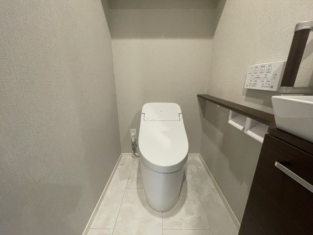 ランドアーク長丘のトイレ|縦型トイレはお掃除しやすいですよ♪