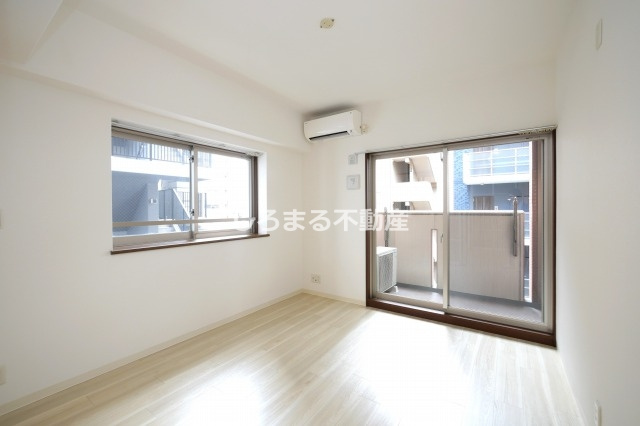 コンソラーレ同心の居間・リビング