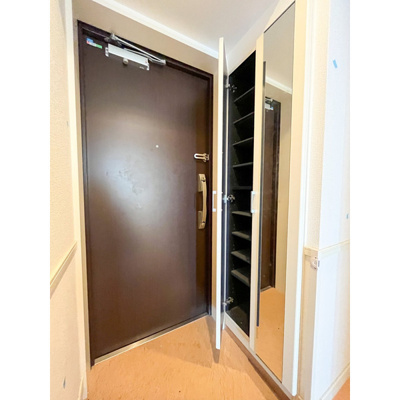 【玄関】 | クリムゾン吉塚 | 下駄箱もしっかりついてます！