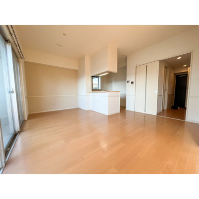 【居間・リビング】 | クリムゾン吉塚 | アレンジ自由自在の広々空間です！