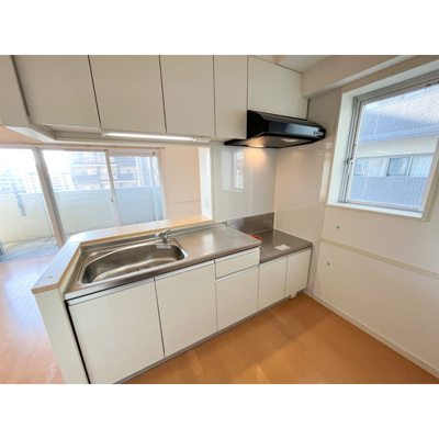 【キッチン】 | クリムゾン吉塚 | シンプルな清潔感のあるキッチンです！