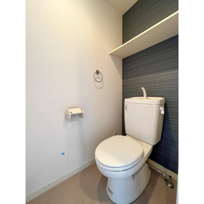 【トイレ】 | クリムゾン吉塚 | 清潔感のあるトイレです。