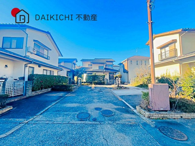 【前面道路含む現地写真】 | 鴻巣市赤見台3丁目　中古戸建