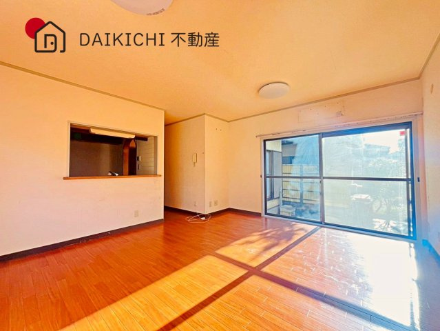 【居間・リビング】 | 鴻巣市赤見台3丁目　中古戸建