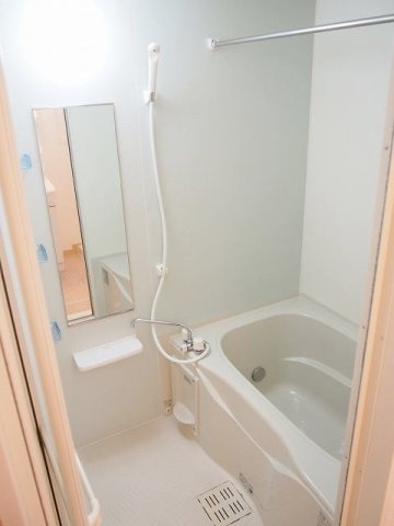 ルーセント・Ｓ　Ⅱ　　 刈谷市近郊の賃貸はクラスホーム刈谷店の浴室|お風呂で日々の疲れを落としましょう