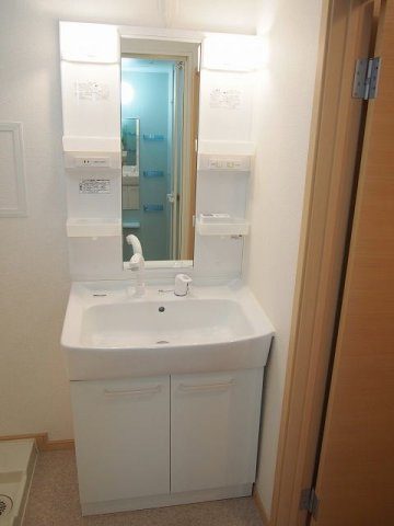 ルーセント・Ｓ　Ⅱ　　 刈谷市近郊の賃貸はクラスホーム刈谷店の洗面所|脱衣スペースもあります