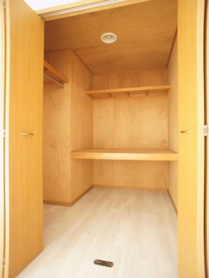 【収納】 | T.Mフォンティーヌ | ウォークインクロゼット付きでお部屋はスッキリ♪