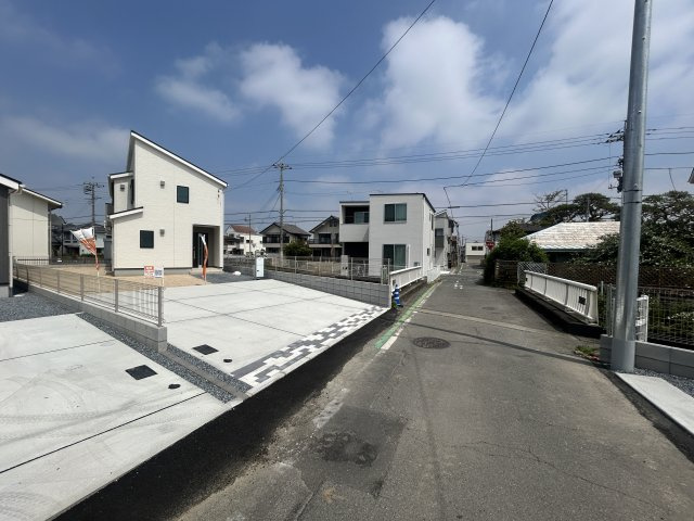 新築　前橋市三河町２丁目24-1期　LIGNAGE　1号棟の前面道路含む現地写真|現地写真　東側接道幅員約4ｍ