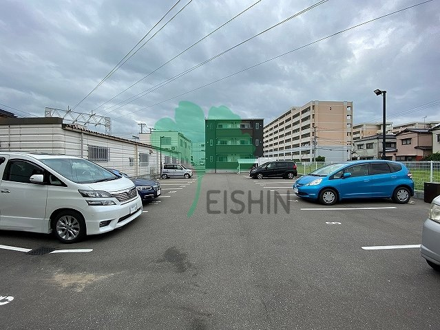 ボワールアビオン博多の駐車場