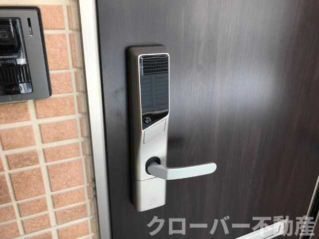 サニーフラットの玄関|電子錠