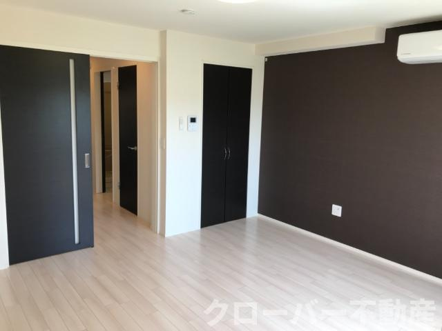 サニーフラットの居間・リビング|洋室