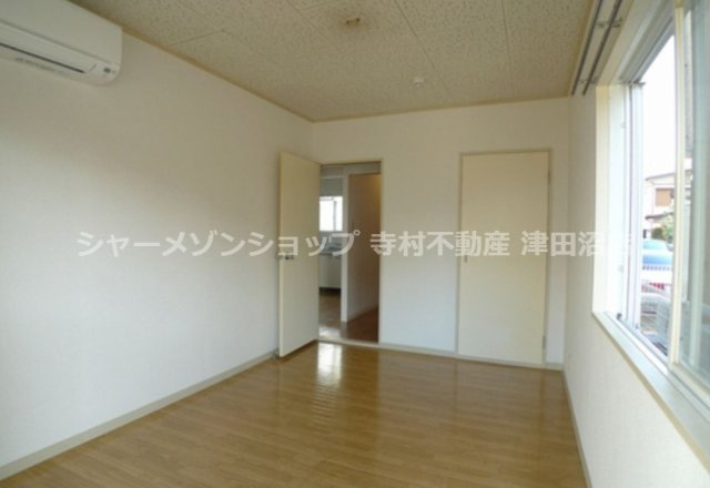 ヒルズ・ウィスタリアの居間・リビング