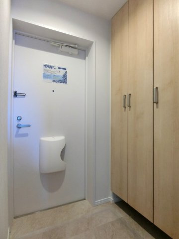 ダイアパレス南笹口の玄関