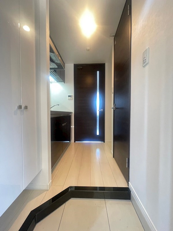 サニークレスト大濠公園の玄関