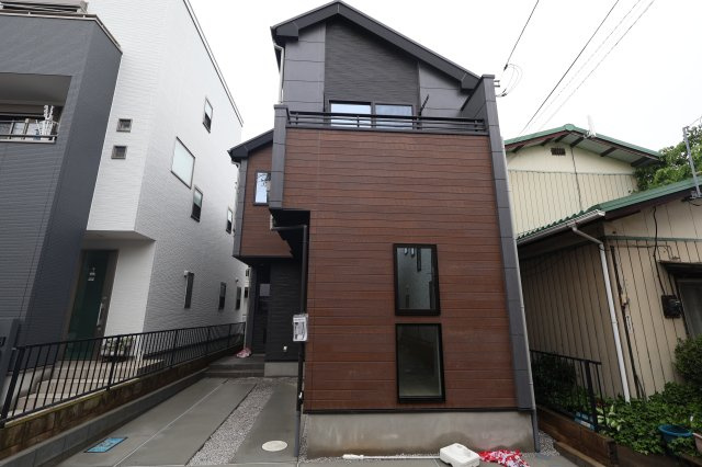 《仲介手数料無料》桜区栄和３丁目10-15新築一戸建てFiT-Aの外観|車の通りも少なく静かな住宅街です。