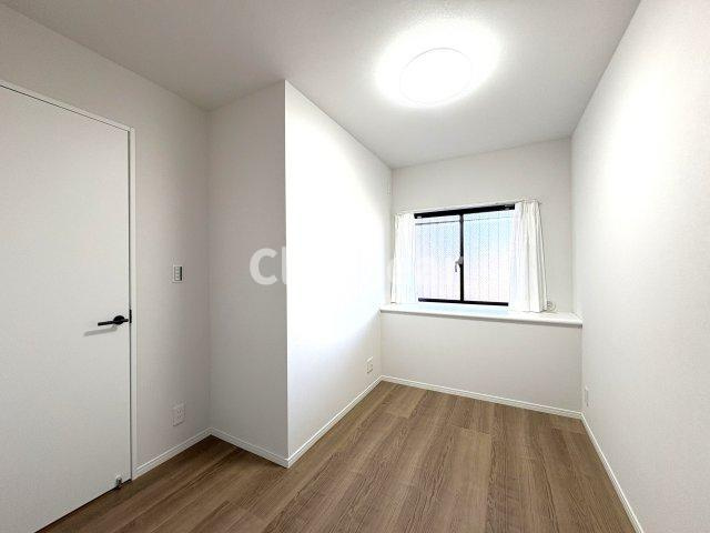 ライオンズマンション西新井本町の洋室|ドキドキの新生活も、安心してスタート。ぴったりの住まいを見つけませんか？クランディアが一緒に住まい選びをサポートします‼　まずは、お気軽にお問合せください　＃クランディア