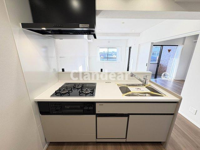 ライオンズマンション西新井本町のキッチン|ドキドキの新生活も、安心してスタート。ぴったりの住まいを見つけませんか？クランディアが一緒に住まい選びをサポートします‼　まずは、お気軽にお問合せください　＃クランディア