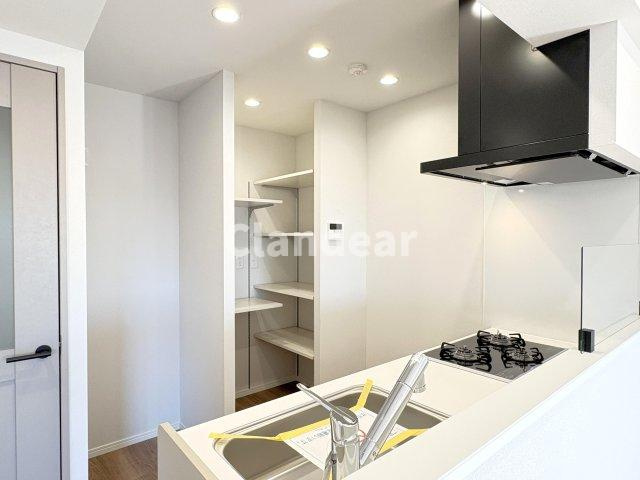 ライオンズマンション西新井本町のキッチン|ドキドキの新生活も、安心してスタート。ぴったりの住まいを見つけませんか？クランディアが一緒に住まい選びをサポートします‼　まずは、お気軽にお問合せください　＃クランディア