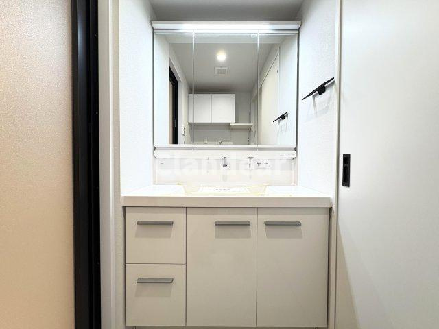 ライオンズマンション西新井本町の独立洗面台|ドキドキの新生活も、安心してスタート。ぴったりの住まいを見つけませんか？クランディアが一緒に住まい選びをサポートします‼　まずは、お気軽にお問合せください　＃クランディア