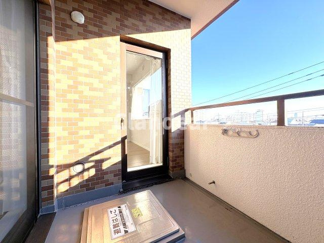 ライオンズマンション西新井本町のバルコニー|ドキドキの新生活も、安心してスタート。ぴったりの住まいを見つけませんか？クランディアが一緒に住まい選びをサポートします‼　まずは、お気軽にお問合せください　＃クランディア