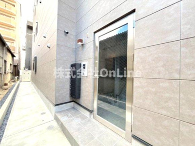 【エントランス】 | The Crest