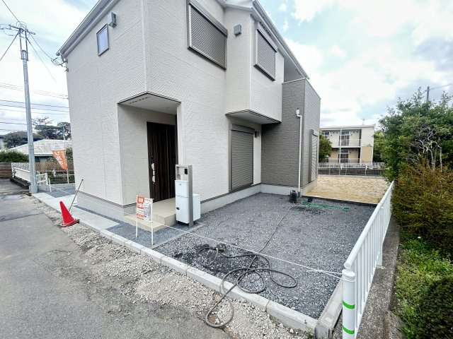 新築　前橋市三河町２丁目24-1期　LIGNAGE　3号棟の駐車場|現地写真　駐車スペースは2台分可能です！
