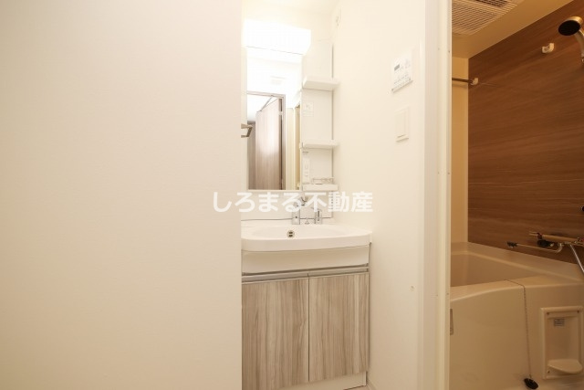 リヴェント福島野田の洗面所