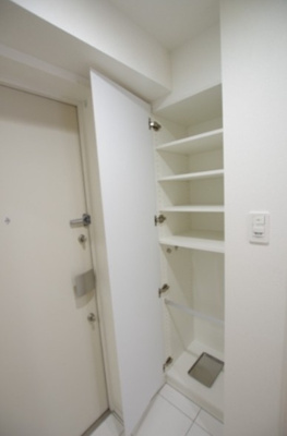 【玄関】 | ブライズ中野江古田