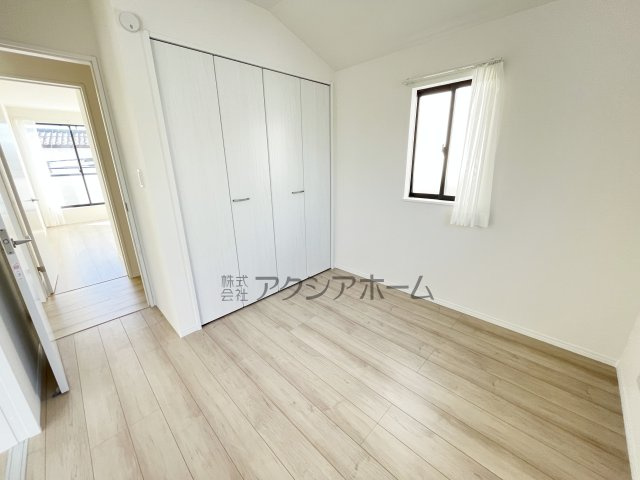 狭山市水野・全2棟　新築一戸建　B号棟　～大型パントリー～の洋室|洋室　4.5帖（西側）