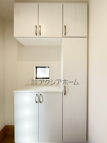 狭山市水野・全2棟　新築一戸建　B号棟　～大型パントリー～の収納