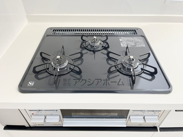 狭山市水野・全2棟　新築一戸建　B号棟　～大型パントリー～のキッチン