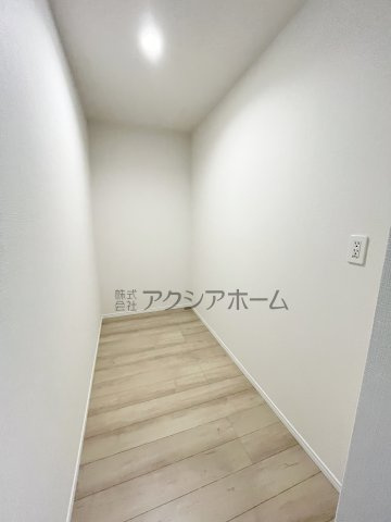 狭山市水野・全2棟　新築一戸建　B号棟　～大型パントリー～の収納|パントリー収納