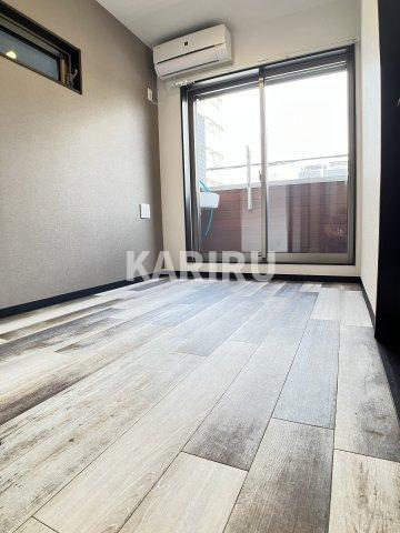 クロスレジデンシアの駐車場