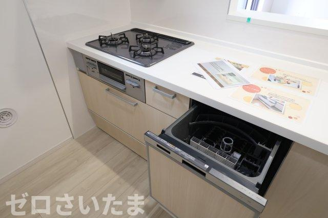 《仲介手数料無料》西区三橋６丁目496-2新築一戸建てフィットのキッチン|ビルトイン食器洗浄機付き
