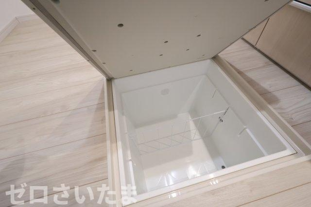 《仲介手数料無料》西区三橋６丁目496-2新築一戸建てフィットの収納|床下収納には食料品は入れないようにしてください。夏は床下は高温になります。
