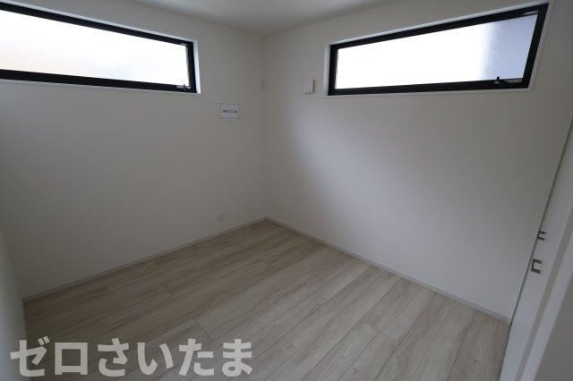 《仲介手数料無料》西区三橋６丁目496-2新築一戸建てフィットの洋室|5.2帖 北東側
