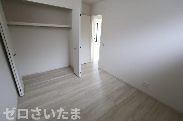 《仲介手数料無料》西区三橋６丁目496-2新築一戸建てフィットの洋室|5.2帖 北東側
