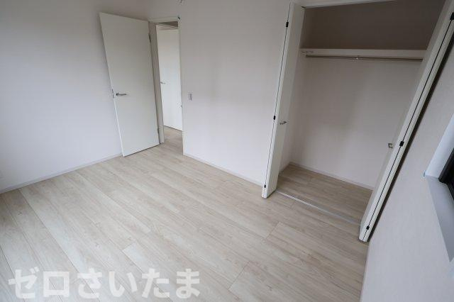 《仲介手数料無料》西区三橋６丁目496-2新築一戸建てフィットの洋室|6帖 南東側
