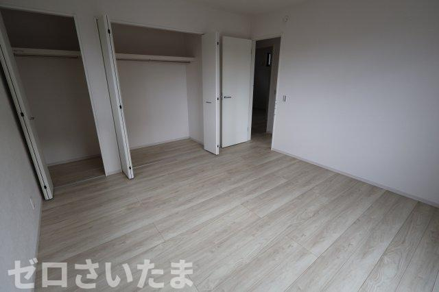 《仲介手数料無料》西区三橋６丁目496-2新築一戸建てフィットの洋室|8帖 南西側
