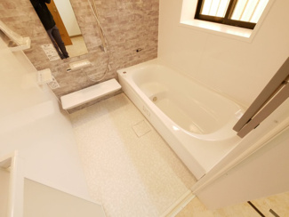 【浴室】 | 南アルプス市鏡中條　平成15年築中古戸建　内装一新 車3台 | 1坪サイズのバスルーム　新品交換済みです。