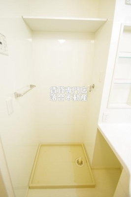 【設備】 | コンフォールえのき | 洗濯機置場