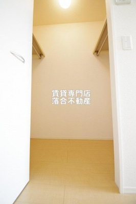 【収納】 | コンフォールえのき | 便利なウォークインクローゼット♪