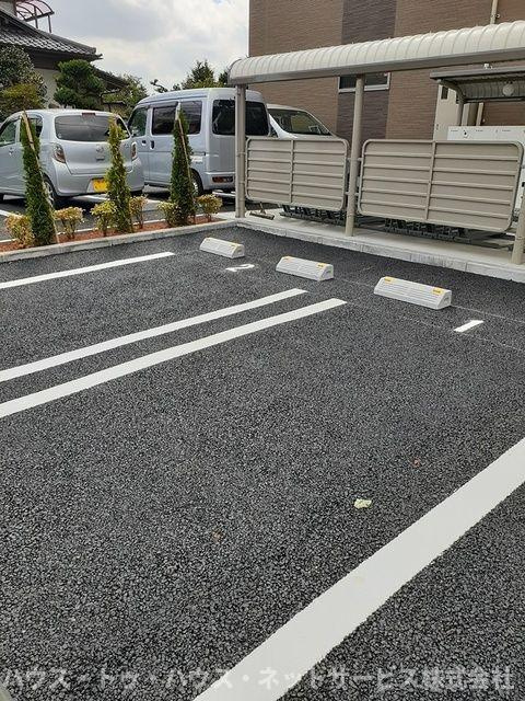 ヒルズ　ガーデンの駐車場