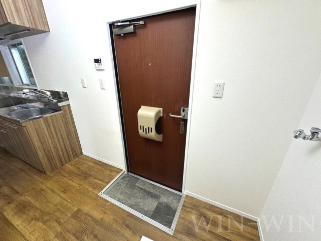 サニーハイツの玄関