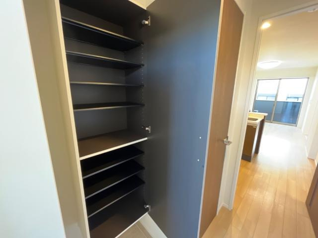 シャインヒルズの玄関