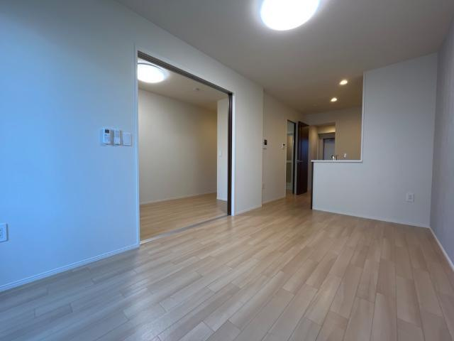 シャインヒルズの居間・リビング