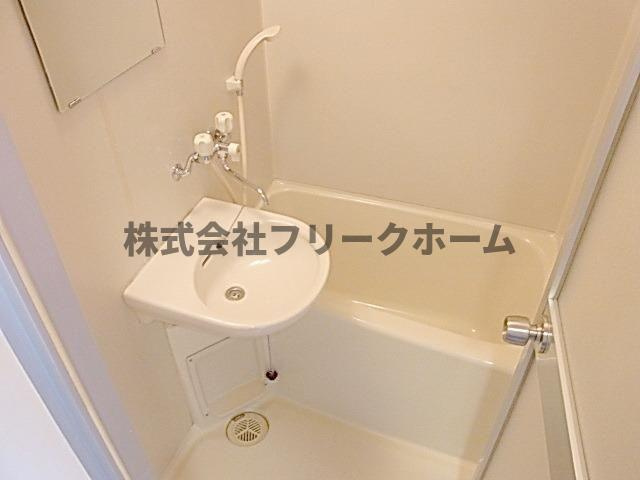 小金井市東町２丁目の賃貸マンションの浴室