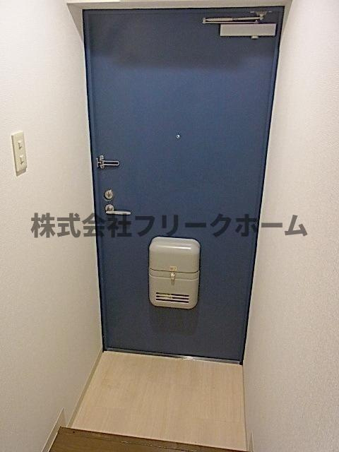 小金井市東町２丁目の賃貸マンションの玄関