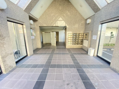 【エントランス】 | ファミール若園